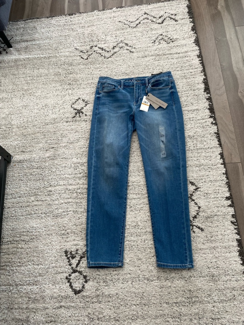 Calvin Klein ankle skinny jean, size 29 waist, 27 inseam, NWT. Never worn.